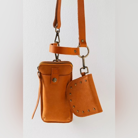 FREE‎ PEOPLE leather fanny pack Change me Up Crossbody Bag Festival Phone Pouch - Picture 5 of 8